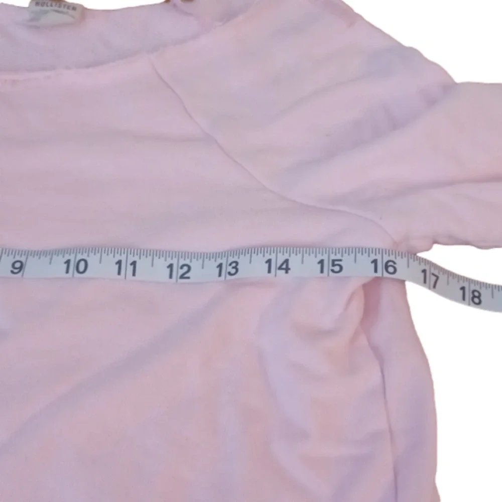 Pink Hollister xs sweatshirt. Perfect for Cooler Summer Nights On The Beach.
